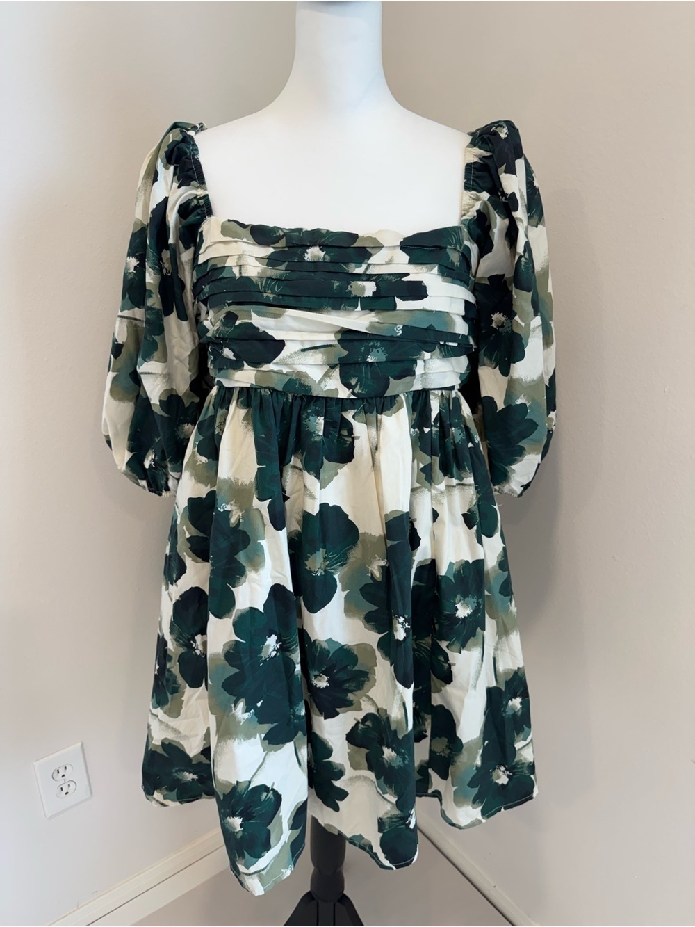 A&F Emerson Floral Puff-Sleeve Mini Dress Smocked Large Tall - Picture 2 of 6